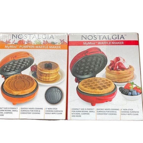 Nostalgia Pumpkin waffle maker (Mini) - Picture 1 of 6